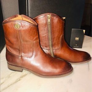 New Frye Melissa Button Short 2 boots redwood 7.5M